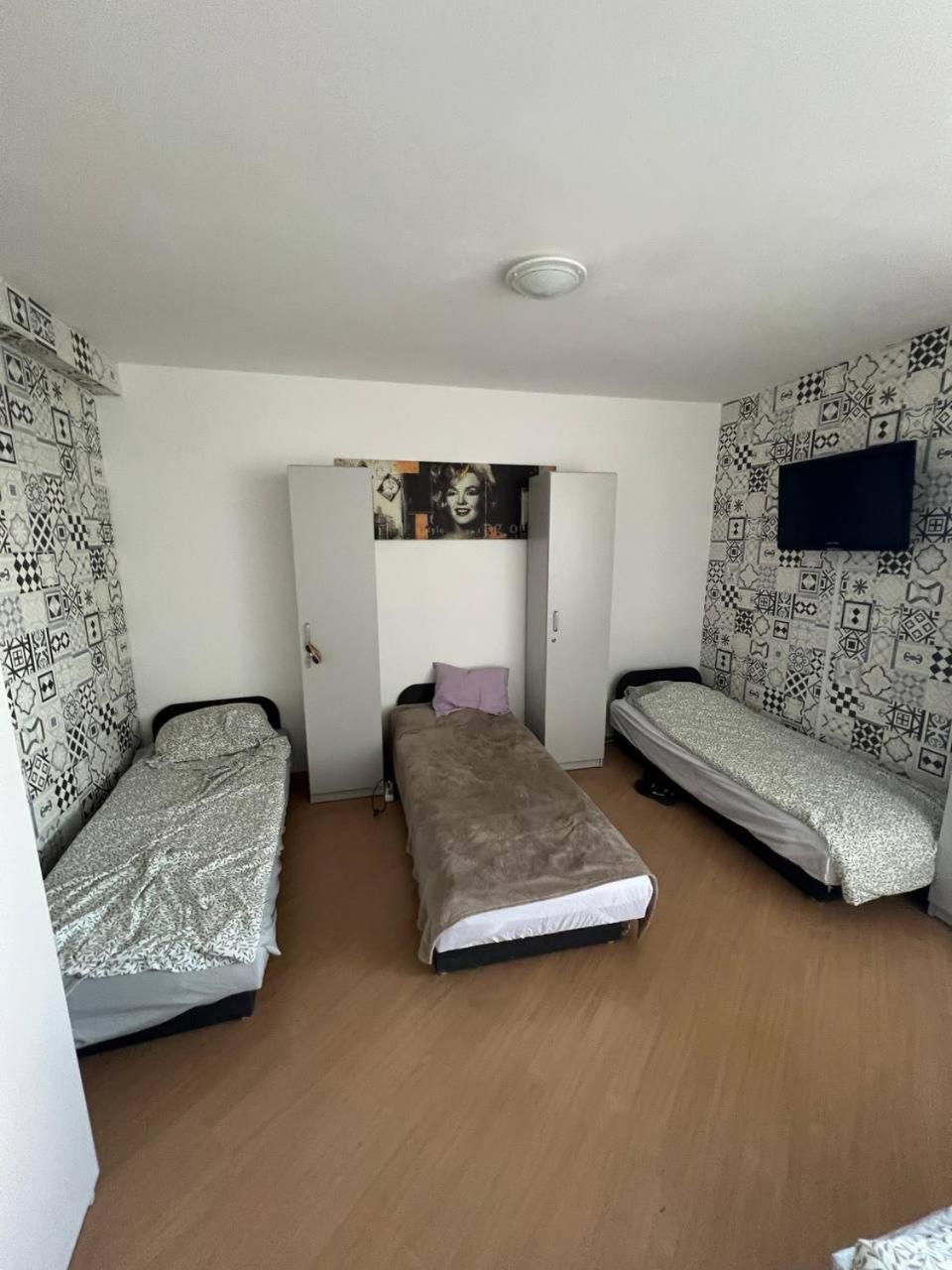 Hostel „U Sashka” Warsaw Luaran gambar